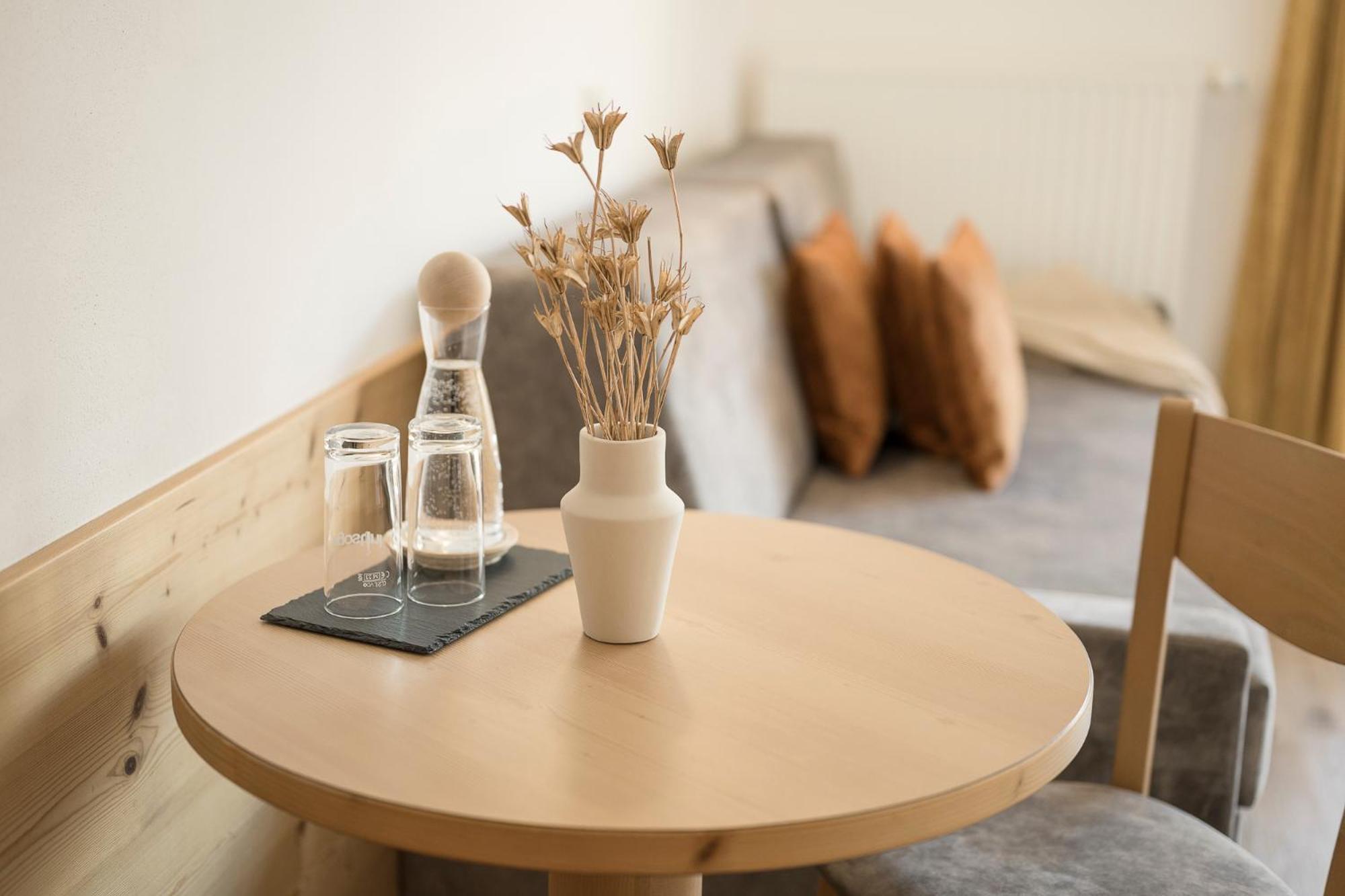 Pension-Appartement Mitterhofer Schenna Exteriör bild
